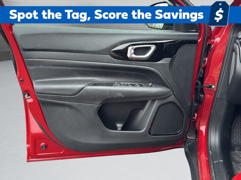 Jeep Compass Vehicle Full-screen Gallery Image 11