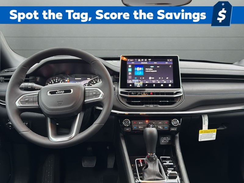 Jeep Compass Vehicle Full-screen Gallery Image 12