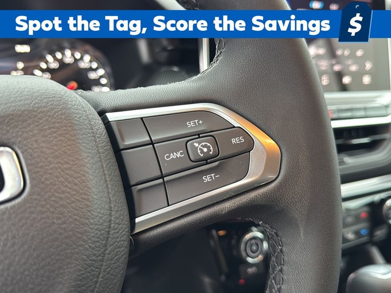 Jeep Compass Vehicle Full-screen Gallery Image 19