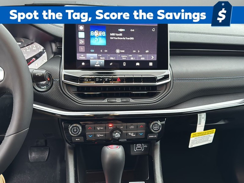 Jeep Compass Vehicle Full-screen Gallery Image 22