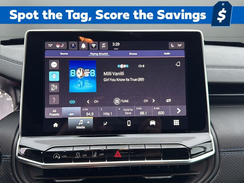 Jeep Compass Vehicle Full-screen Gallery Image 23