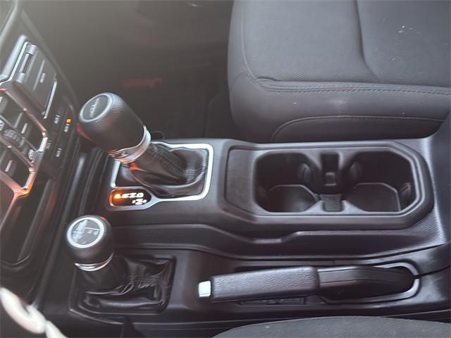 Jeep Gladiator Vehicle Full-screen Gallery Image 18