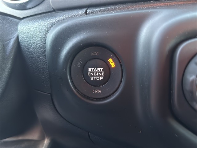 Jeep Gladiator Vehicle Full-screen Gallery Image 21