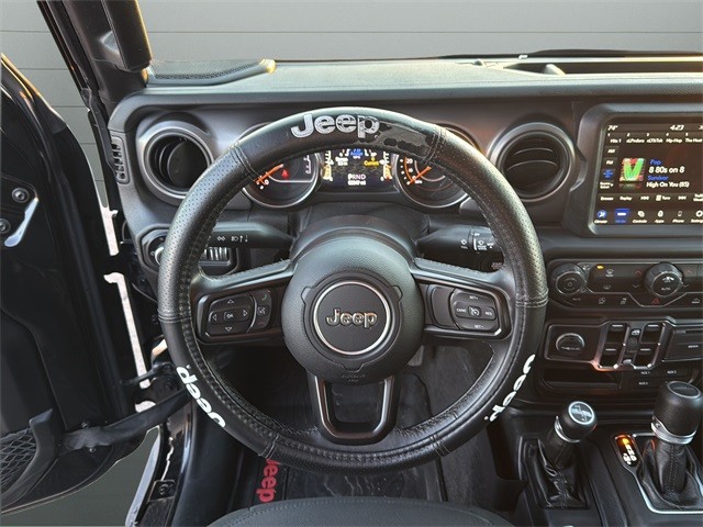 Jeep Gladiator Vehicle Full-screen Gallery Image 22