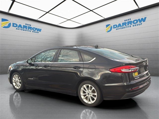 Ford Fusion Hybrid Vehicle Full-screen Gallery Image 3