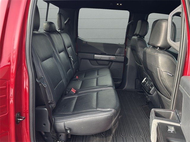 Ford F-150 Vehicle Full-screen Gallery Image 12