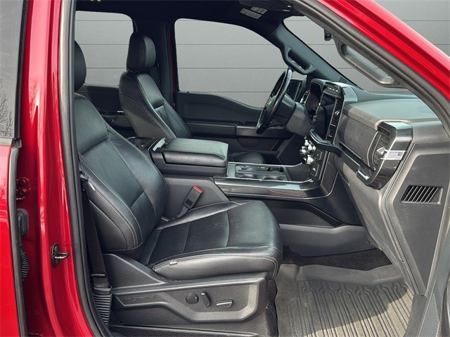 Ford F-150 Vehicle Full-screen Gallery Image 13