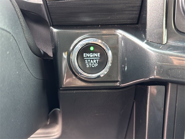 Ford F-150 Vehicle Full-screen Gallery Image 18