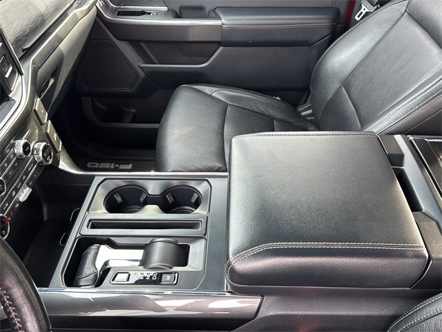 Ford F-150 Vehicle Full-screen Gallery Image 19