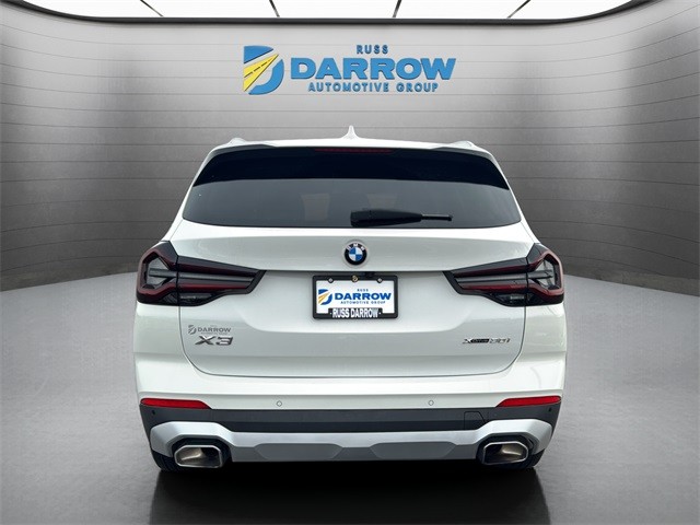 BMW X3 Vehicle Full-screen Gallery Image 04
