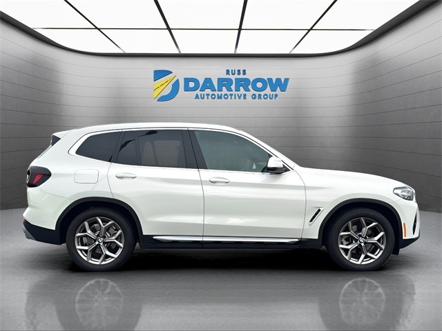 BMW X3 Vehicle Full-screen Gallery Image 06