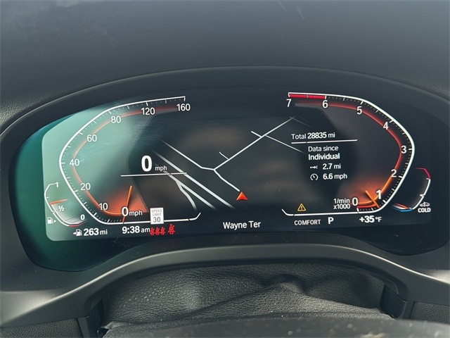 BMW X3 Vehicle Full-screen Gallery Image 13