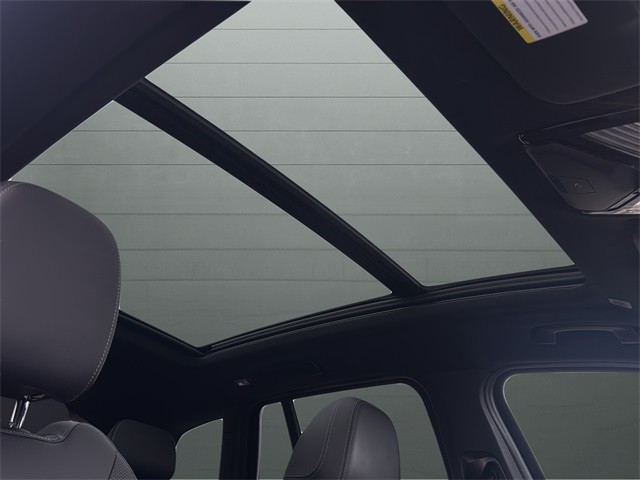 BMW X3 Vehicle Full-screen Gallery Image 16