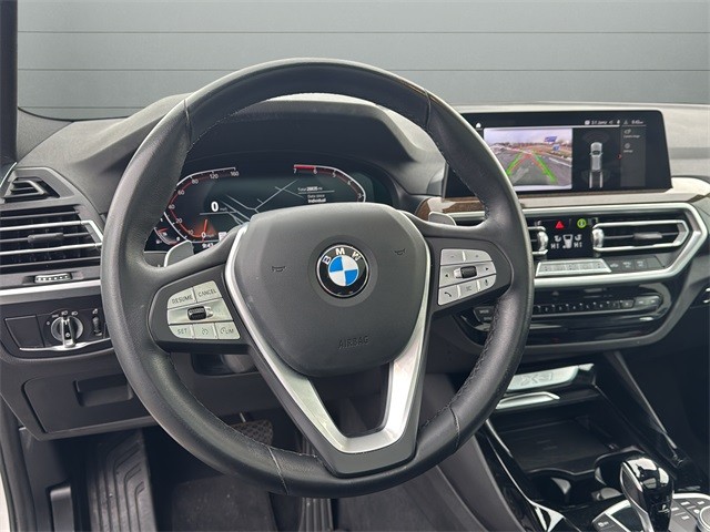 BMW X3 Vehicle Full-screen Gallery Image 30