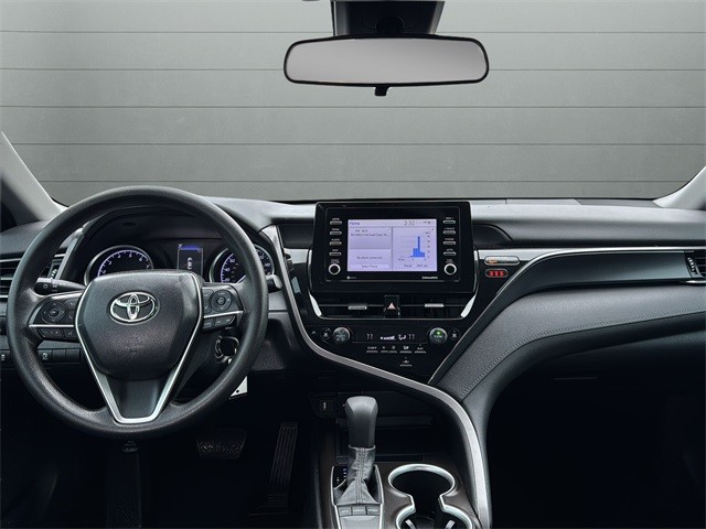 Toyota Camry Vehicle Full-screen Gallery Image 12