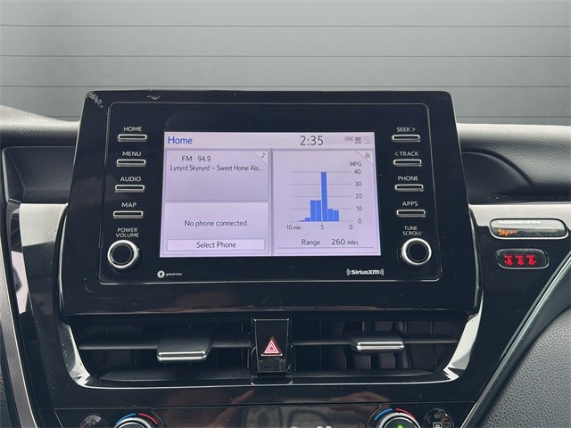 Toyota Camry Vehicle Full-screen Gallery Image 21