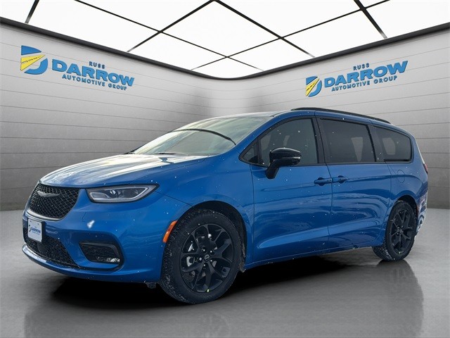 2026 Chrysler Pacifica Select's photo