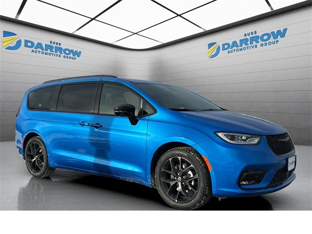 Chrysler Pacifica Vehicle Full-screen Gallery Image 7