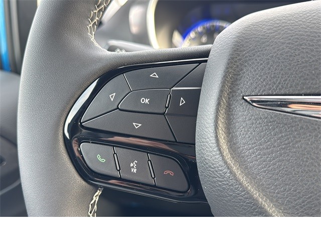 Chrysler Pacifica Vehicle Full-screen Gallery Image 9