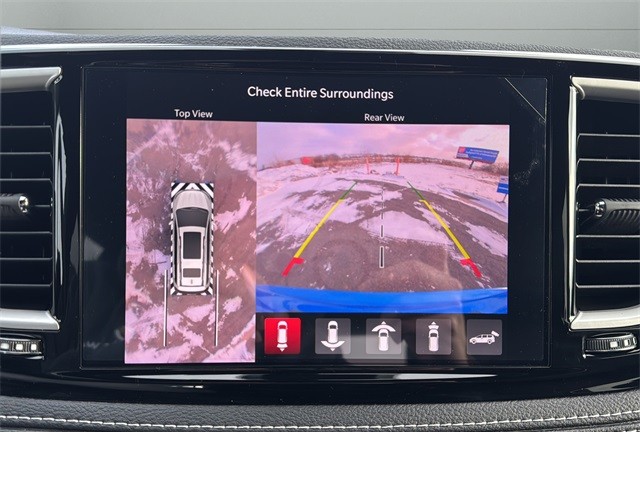 Chrysler Pacifica Vehicle Full-screen Gallery Image 23