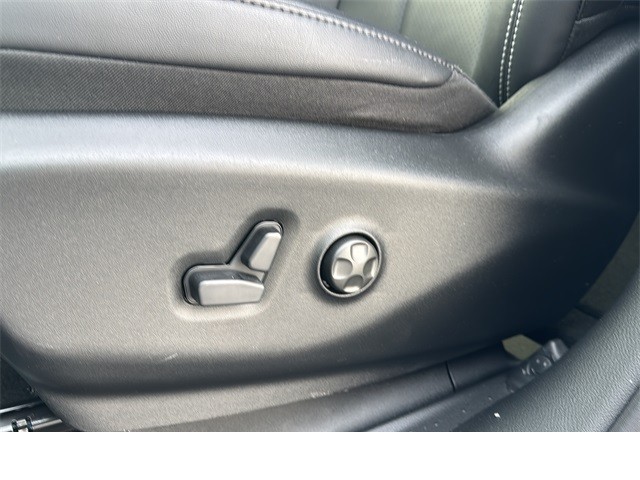 Chrysler Pacifica Vehicle Full-screen Gallery Image 27