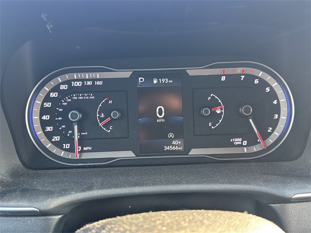 Hyundai Tucson Vehicle Full-screen Gallery Image 10