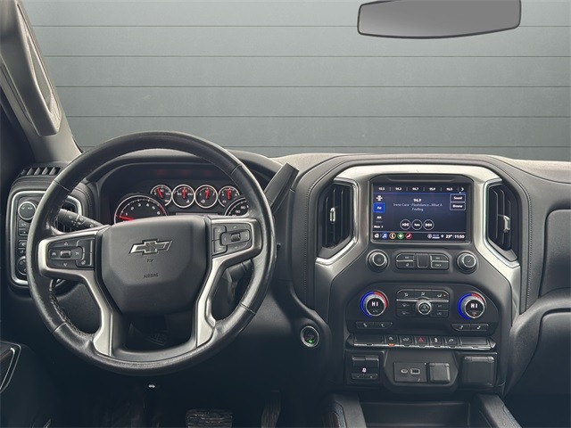 Chevrolet Silverado 1500 LTD Vehicle Full-screen Gallery Image 12