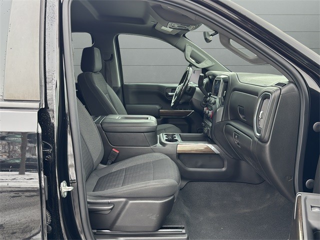 Chevrolet Silverado 1500 LTD Vehicle Full-screen Gallery Image 15