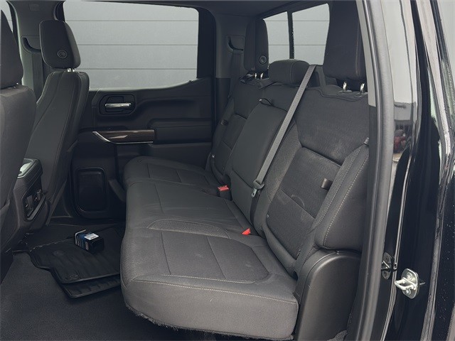 Chevrolet Silverado 1500 LTD Vehicle Full-screen Gallery Image 16