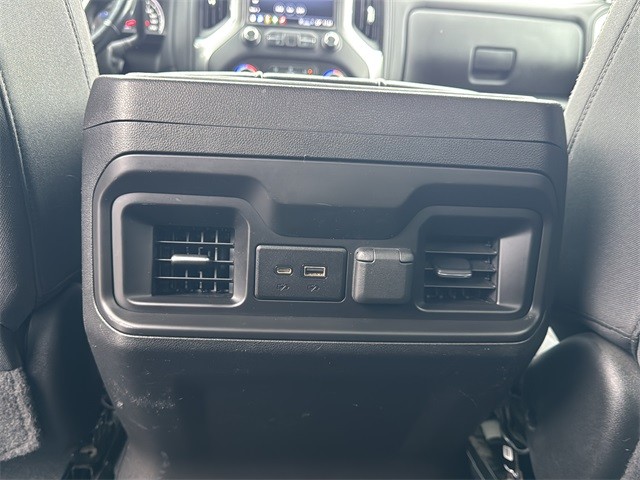 Chevrolet Silverado 1500 LTD Vehicle Full-screen Gallery Image 17