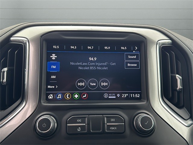 Chevrolet Silverado 1500 LTD Vehicle Full-screen Gallery Image 23