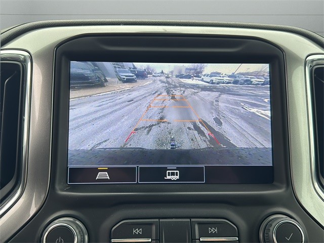 Chevrolet Silverado 1500 LTD Vehicle Full-screen Gallery Image 24