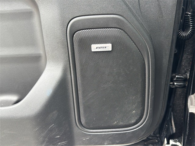 Chevrolet Silverado 1500 LTD Vehicle Full-screen Gallery Image 28