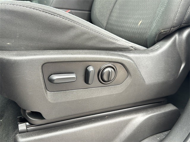 Chevrolet Silverado 1500 LTD Vehicle Full-screen Gallery Image 29