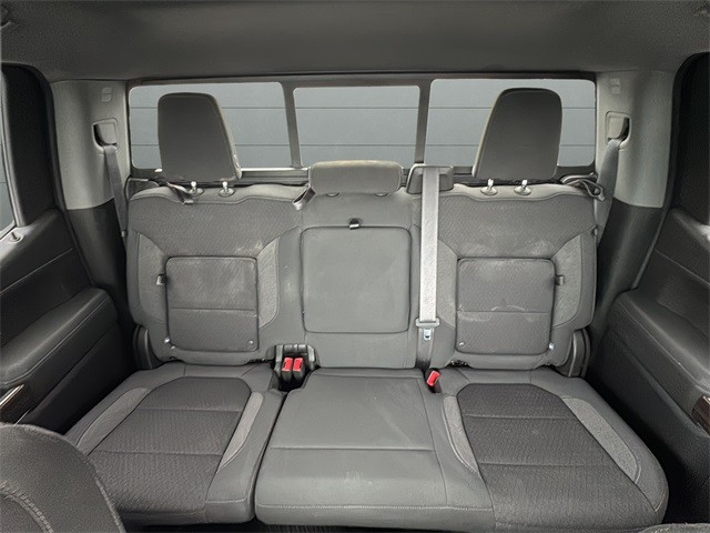 Chevrolet Silverado 1500 LTD Vehicle Full-screen Gallery Image 31