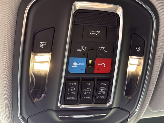 Jeep Grand Cherokee 4xe Vehicle Full-screen Gallery Image 24