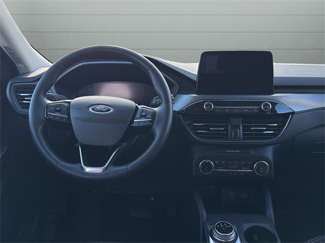 Ford Escape Vehicle Full-screen Gallery Image 12