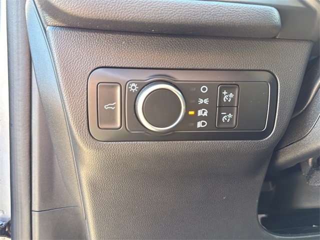 Ford Escape Vehicle Full-screen Gallery Image 18