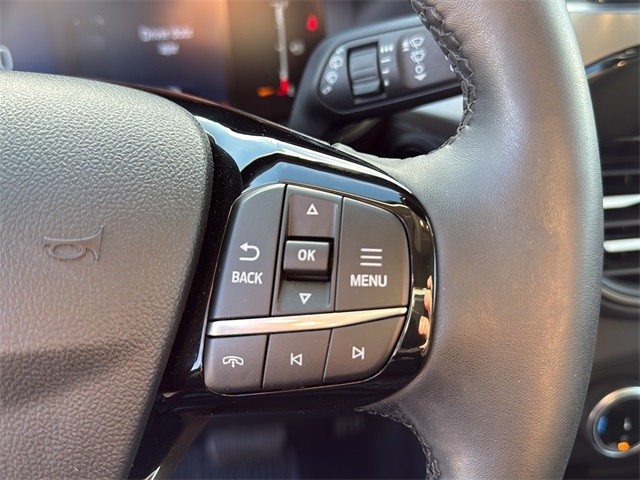 Ford Escape Vehicle Full-screen Gallery Image 19