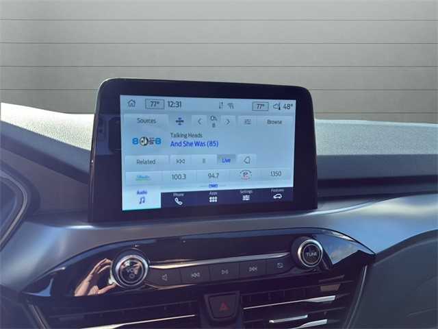 Ford Escape Vehicle Full-screen Gallery Image 22