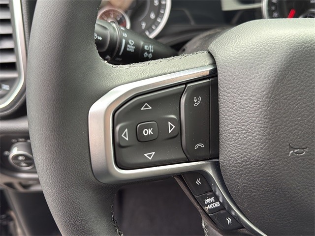 Ram 1500 Vehicle Full-screen Gallery Image 9