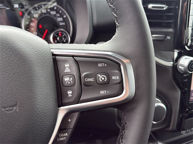 Ram 1500 Vehicle Full-screen Gallery Image 18