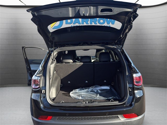 Jeep Compass Vehicle Full-screen Gallery Image 25