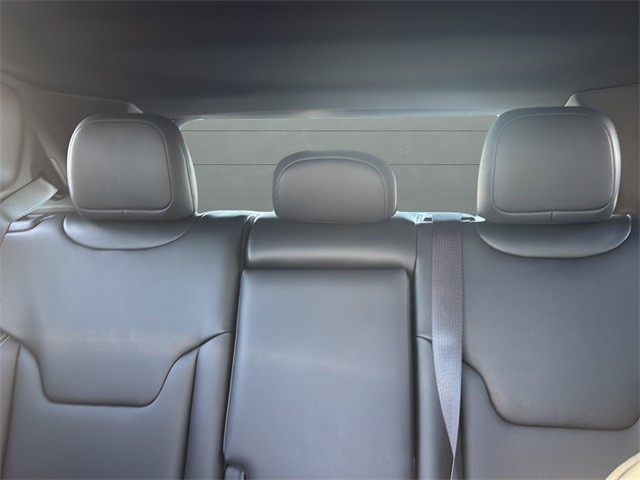 Jeep Compass Vehicle Full-screen Gallery Image 27