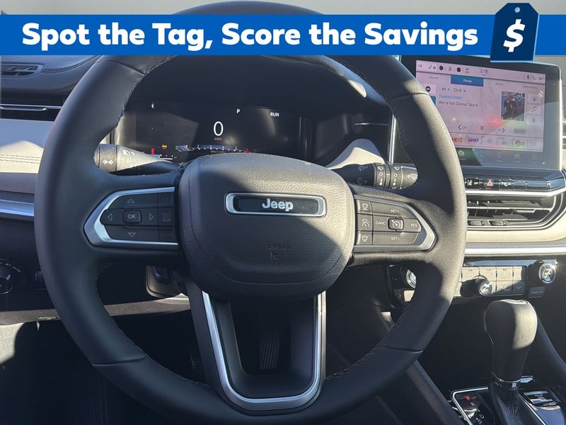 Jeep Compass Vehicle Full-screen Gallery Image 26