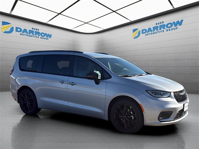 Chrysler Pacifica Vehicle Full-screen Gallery Image 7
