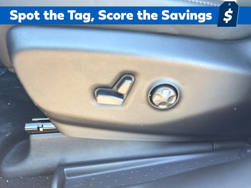 Chrysler Pacifica Vehicle Full-screen Gallery Image 25