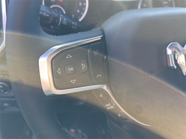 Ram 1500 Vehicle Full-screen Gallery Image 9