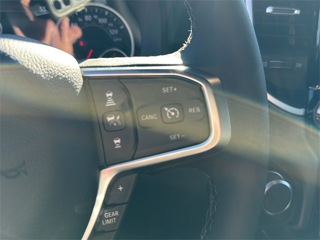 Ram 1500 Vehicle Full-screen Gallery Image 19