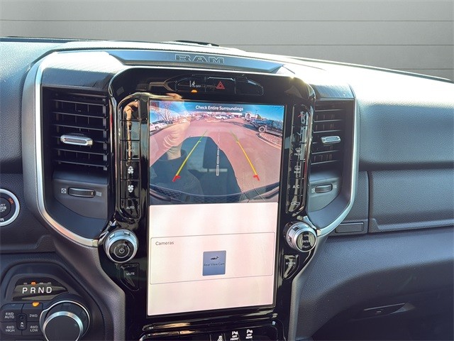 Ram 1500 Vehicle Full-screen Gallery Image 22